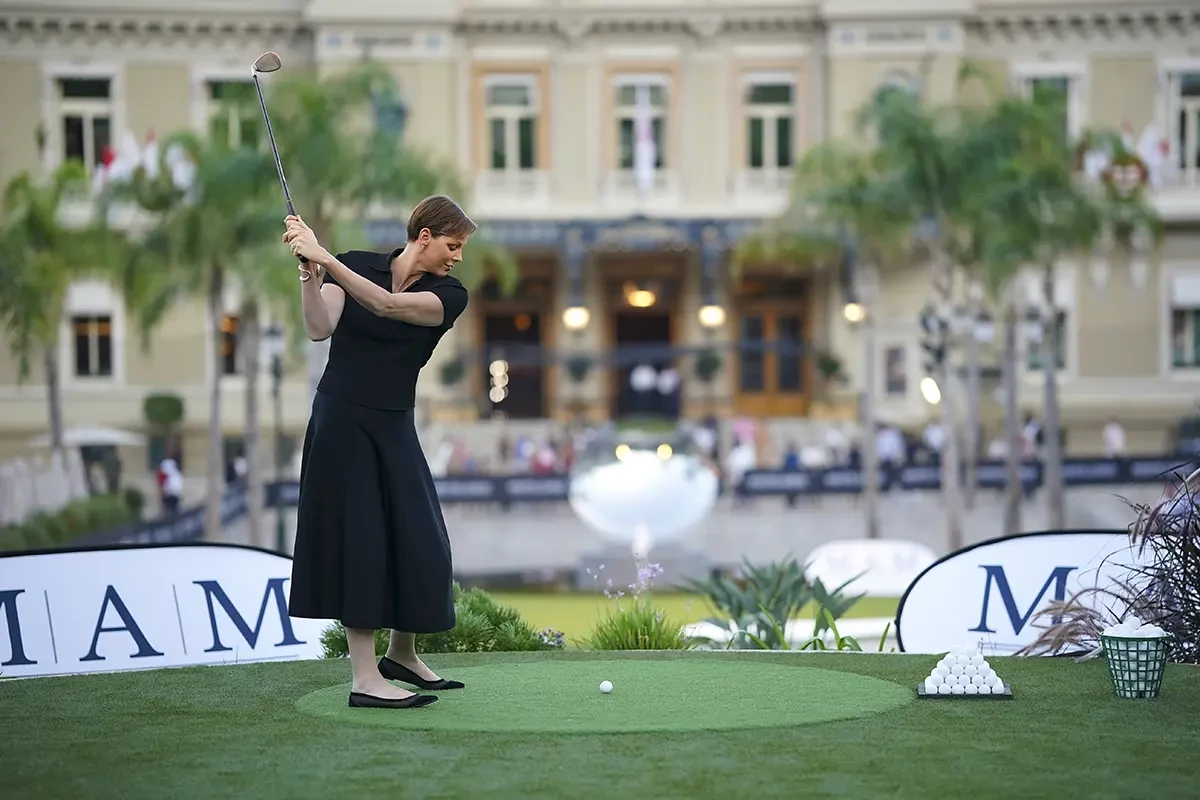 Swinging at the golf tourment
