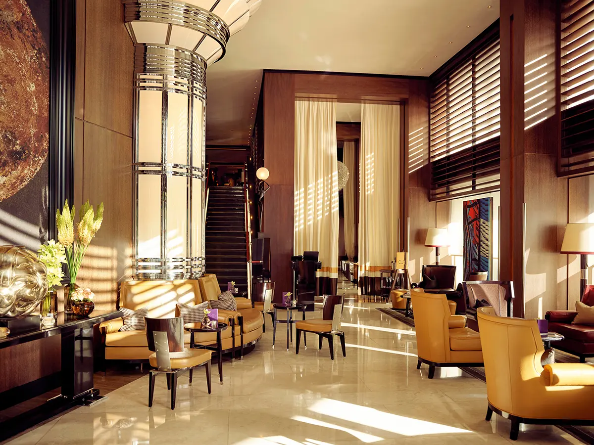 The lobby in 45 park lane