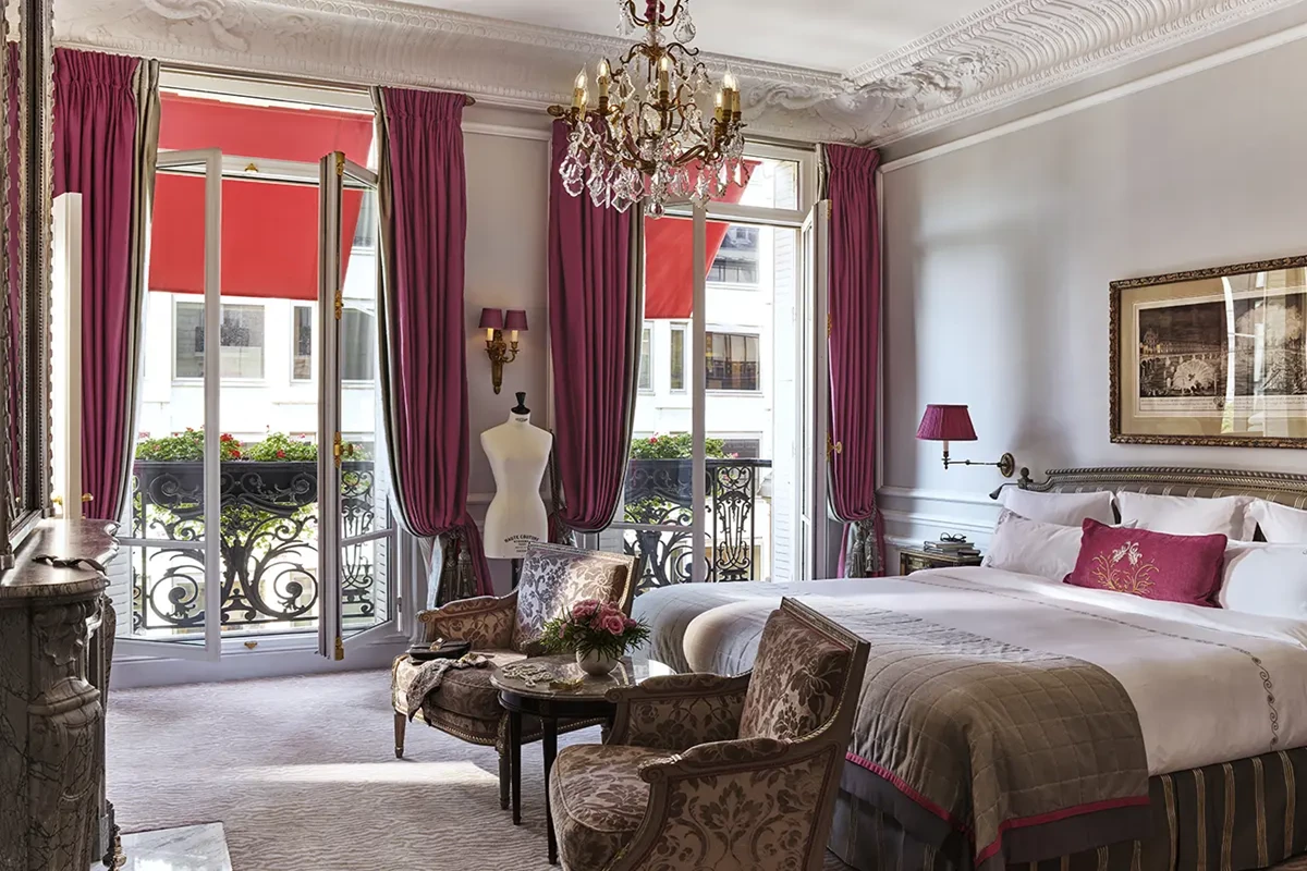 The haute-couture-suite at the hotel Plaza Athenee