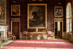 The gallery room in one of the manors